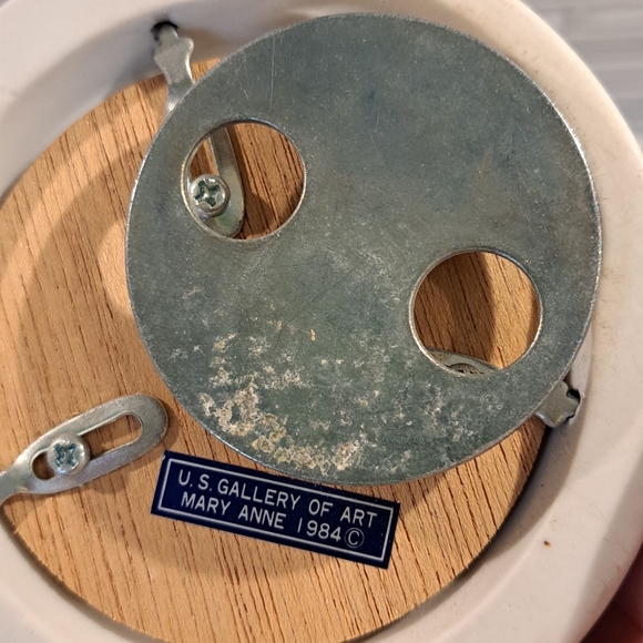 US Gallery of Art "Mary Anne" 1984 Mother Baby Child Music Box Porcelain Figure - Picture 6 of 6